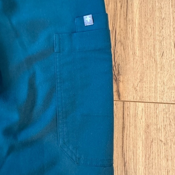 Figs technical collection scrub bottoms - Picture 5 of 11